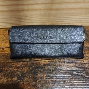 GUESS Brand Softcase Eyeglasses / Sunglasses Case Holder Protection Black only